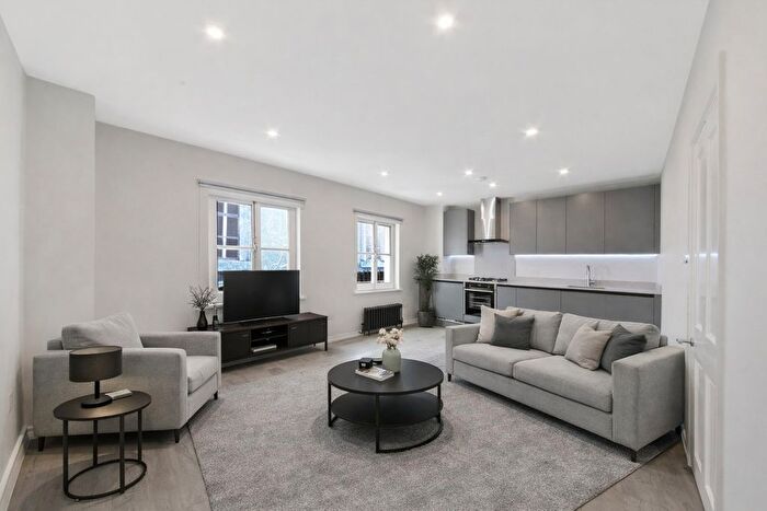 1 Bedroom Flat To Rent In Catherine Street, Covent Garden, WC2B