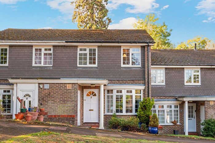 3 Bedroom Terraced House For Sale In Marlborough Drive, Weybridge, KT13