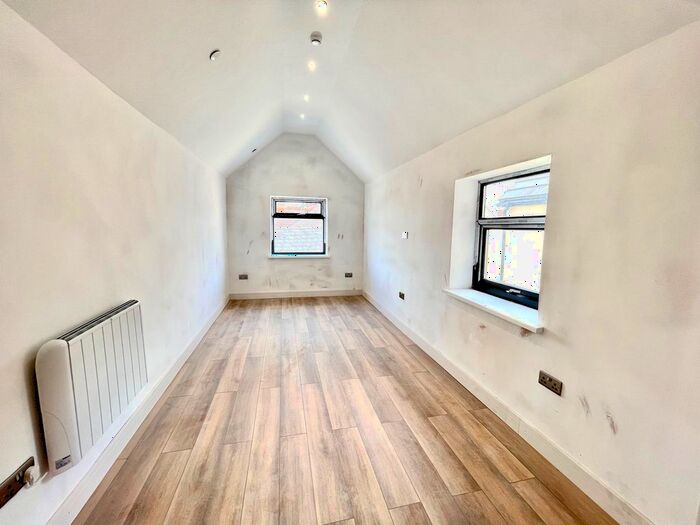 2 Bedroom Property To Rent In Cowbridge Road East, Canton, Cardiff, CF5