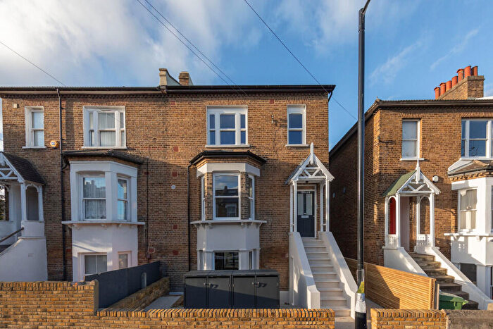 2 Bedroom Flat For Sale In Crystal Palace Road, East Dulwich, SE22