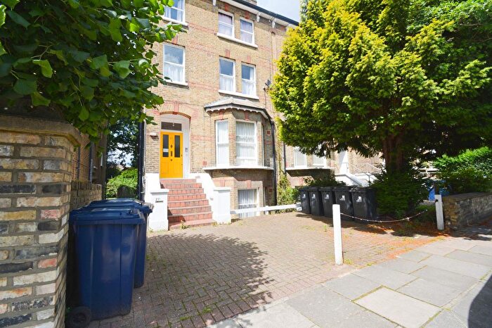 2 Bedroom Flat To Rent In Grange Park, London, W5