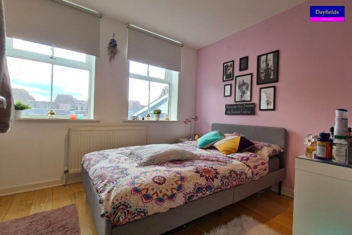 1 Bedroom Flat To Rent In Church Street, London, EN2