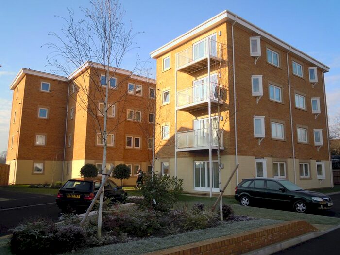 1 Bedroom Flat To Rent In Greenview Drive, Raynes Park, London, SW20