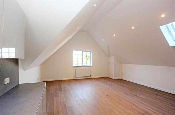 2 Bedroom Apartment To Rent In Haling Park Road, South Croydon, CR2