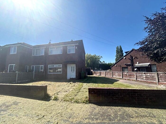 2 Bedroom Semi-Detached House For Sale In Fourth Avenue, Chadderton, Oldham, OL9