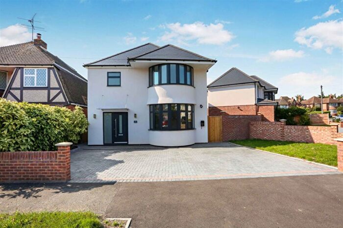 5 Bedroom Detached House For Sale In Boleyn Avenue, Epsom, KT17