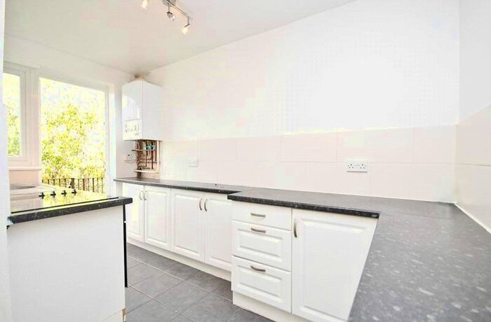 2 Bedroom Maisonette To Rent In Grantham Gardens, Romford, Essex, RM6