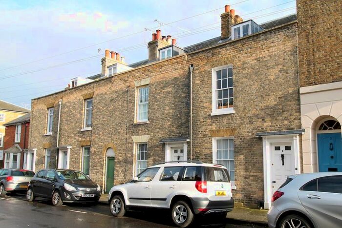 3 Bedroom Property To Rent In Orchard Street, Canterbury, CT2