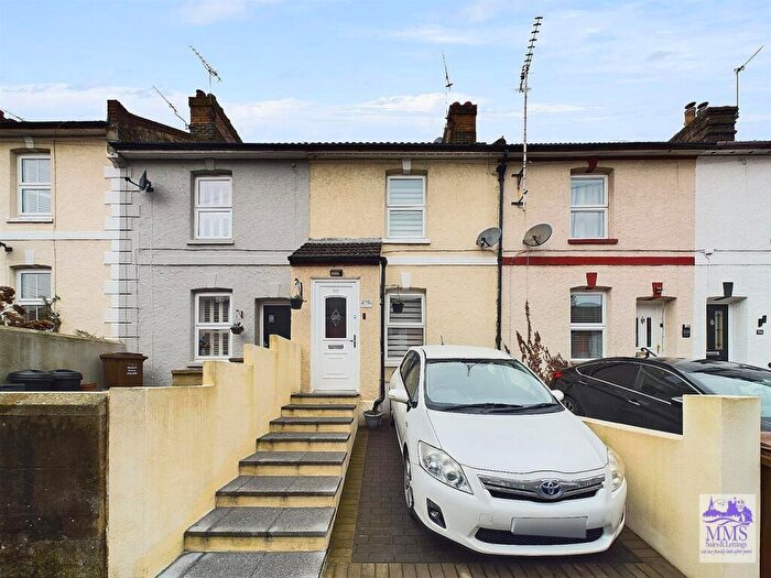 2 Bedroom Terraced House For Sale In High Street, Halling, Rochester, ME2