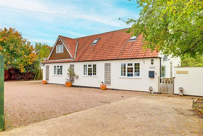 4 Bedroom Detached Bungalow For Sale In Owthorpe Lane, Kinoulton, Nottinghamshire, NG12