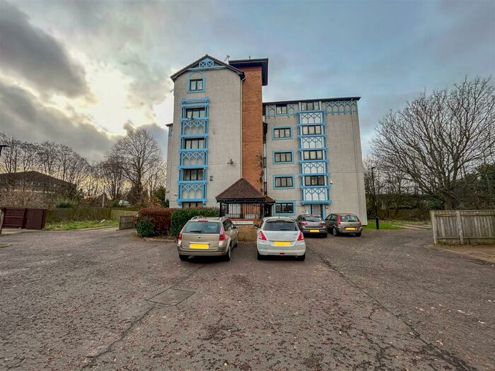 3 Bedroom Apartment To Rent In Witton Court, Newcastle Upon Tyne, NE3