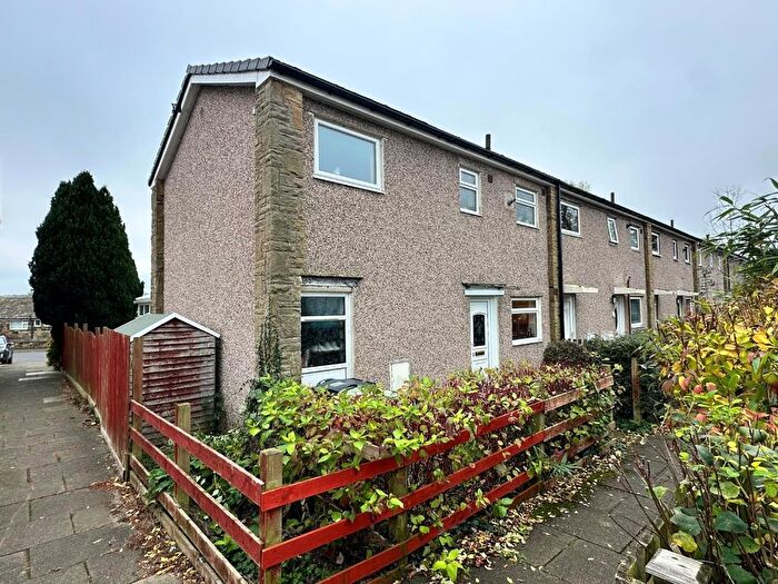 3 Bedroom End Of Terrace House To Rent In Weston Park View, Otley, LS21
