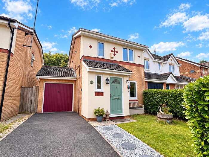 3 Bedroom Detached House For Sale In Robertson Drive, St. Annes Park, Bristol, BS4