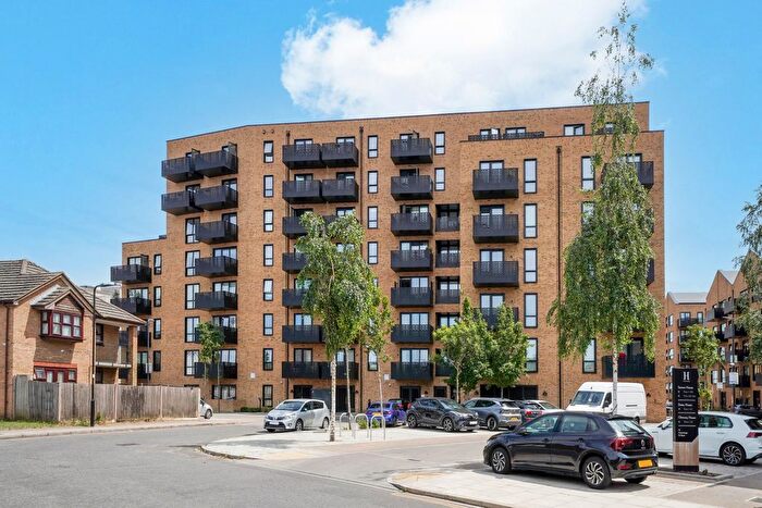 2 Bedroom Flat To Rent In Middle Road, Hanwell, W7