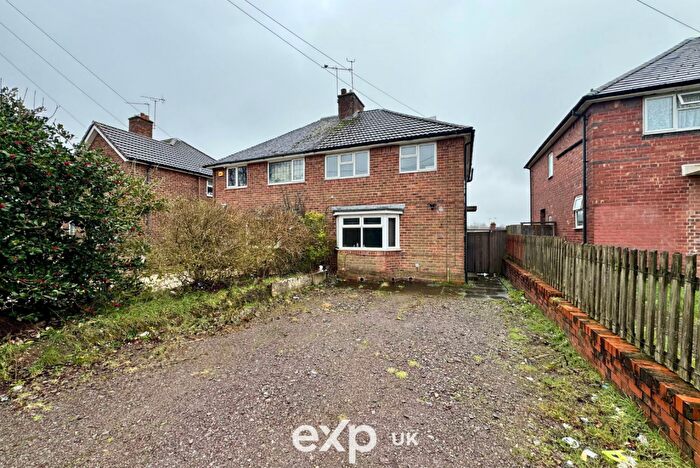 3 Bedroom Semi Detached House For Sale In Beverley Road, West Bromwich, B71