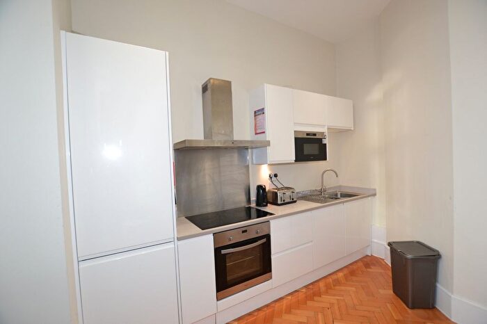 3 Bedroom Flat To Rent In Dock Office, Furness Quay, Salford Quays, Salford, M50