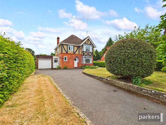 3 Bedroom Detached House For Sale In Pitts Lane, Earley, Reading, Berkshire, RG6