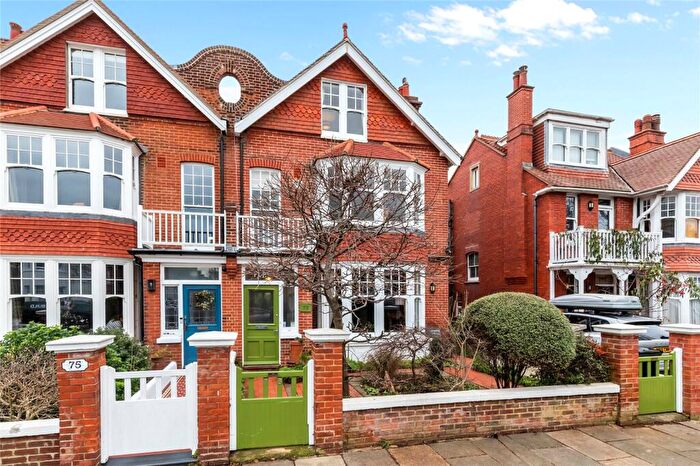 5 Bedroom Semi Detached House For Sale In Pembroke Crescent, Hove, East Sussex, BN3