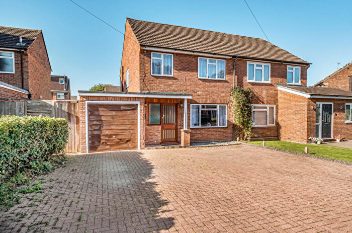 3 Bedroom Semi-Detached House For Sale In White Acres Road, Mytchett, Camberley, Surrey, GU16