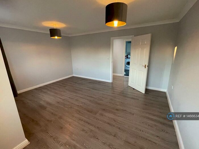 2 Bedroom Flat To Rent In Brendon Court, Tiptree, Colchester, CO5
