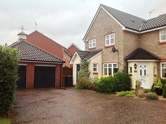3 Bedroom Semi-Detached House To Rent In Hood Drive, Great Blakenham, IP6