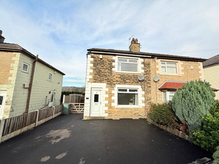 3 Bedroom Semi-Detached House For Sale In Brookfield Avenue, Shipley, BD18