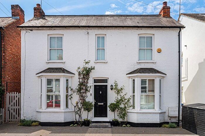 3 Bedroom Detached House For Sale In Queens Road, Egham, Surrey, TW20