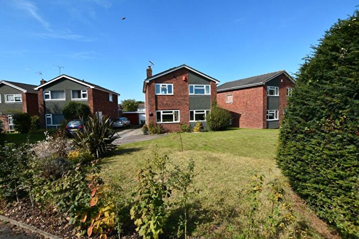 4 Bedroom Detached House For Sale In Kingsmead, Nailsea, Bristol, BS48