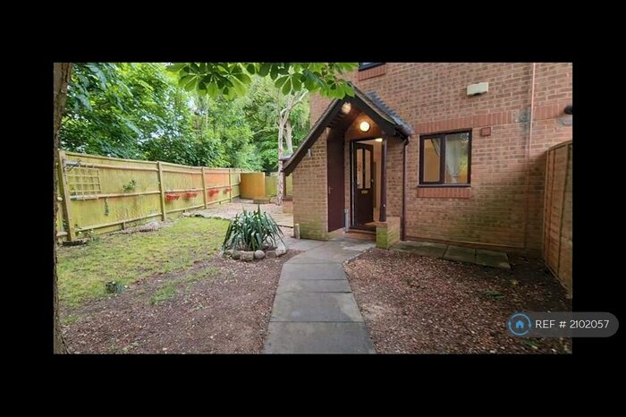 2 Bedroom Semi-Detached House To Rent In Lomond Gardens, South Croydon, CR2