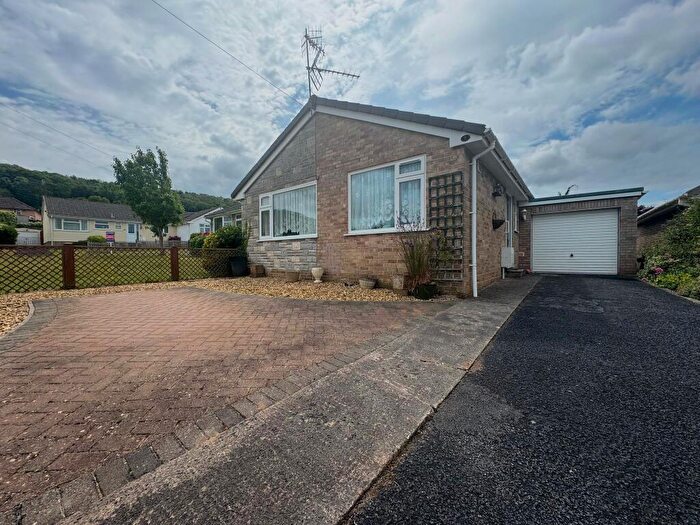 2 Bedroom Semi-Detached Bungalow For Sale In Springfield Gardens, Banwell, BS29
