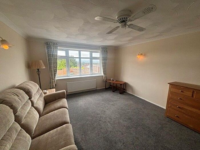 2 Bedroom Bungalow To Rent In Hanham Road, Bristol, BS15