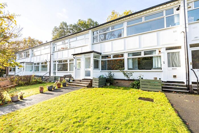 2 Bedroom Flat To Rent In Hillside Court, Chapel Allerton, Leeds, LS7