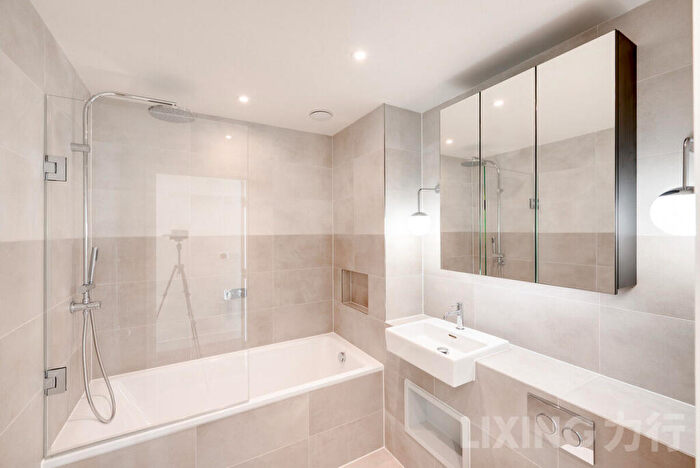 2 Bedroom Apartment To Rent In Menara Point, Twlevetrees Park, E16