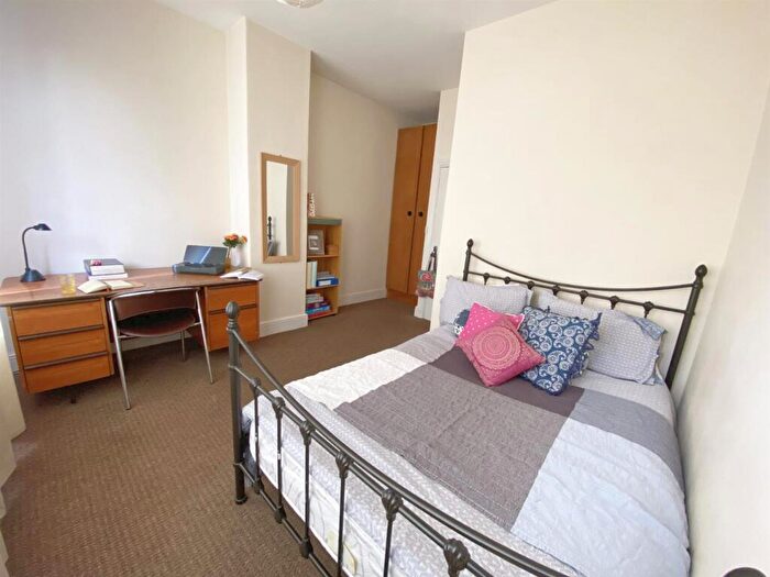 7 Bedroom Terraced House To Rent In Ash Grove, Hyde Park, Leeds, LS6
