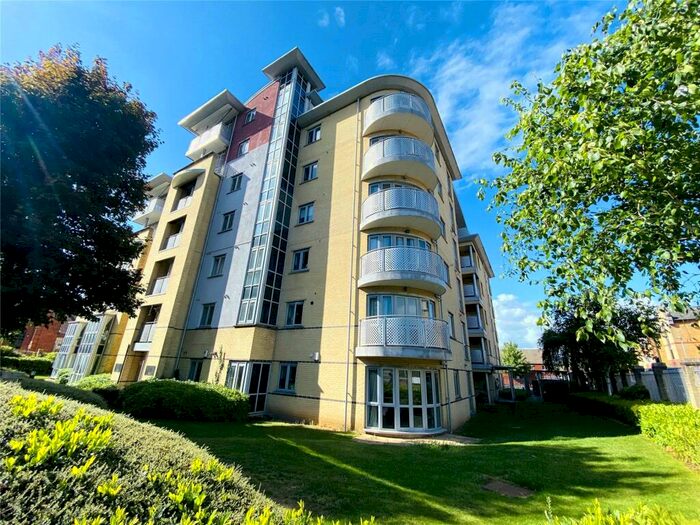 2 Bedroom Apartment To Rent In The Pinnacle, Kings Road, Reading, Berkshire, RG1