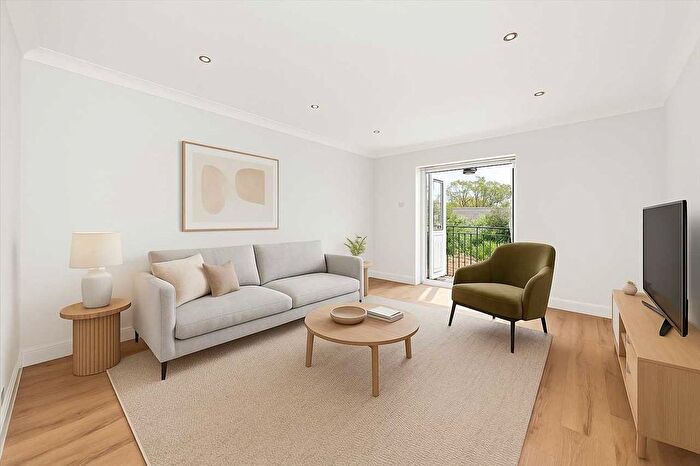 2 Bedroom Flat To Rent In Longley Road, Tooting, SW17