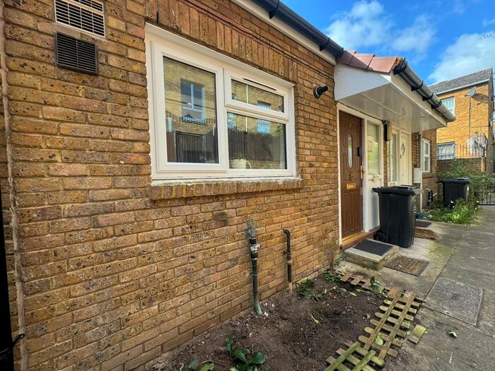 1 Bedroom Terraced House To Rent In Anna Close, Brownlow Road, London, E8