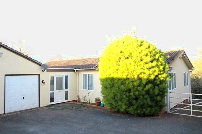4 Bedroom Bungalow To Rent In Large Detached Bungalow, Swindon Lane, Cheltenham, GL50