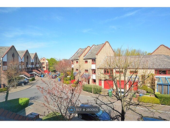 4 Bedroom Flat To Rent In Bywater Place, London, SE16