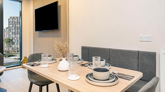 Studio To Rent In Neal Drive, Cambridge, CB4