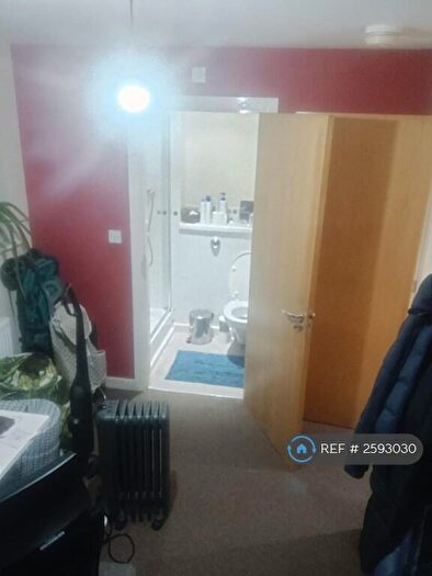 2 Bedroom Flat To Rent In Central, Sale, M33