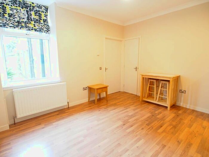 2 Bedroom Flat To Rent In Union Grove, Aberdeen, AB10