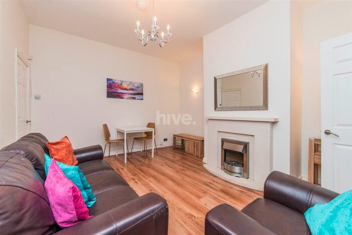 2 Bedroom Flat To Rent In Dinsdale Road, Sandyford, Newcastle Upon Tyne, NE2