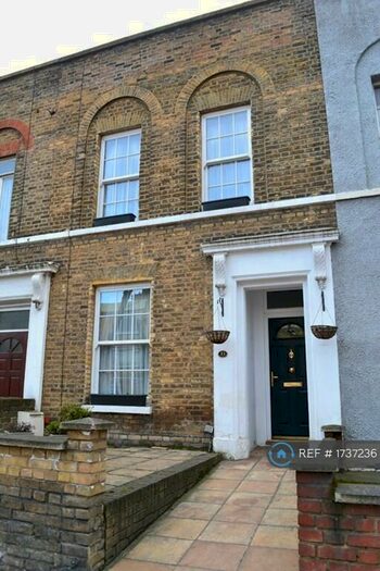 3 Bedroom Terraced House To Rent In Fairfield Road, London, E3