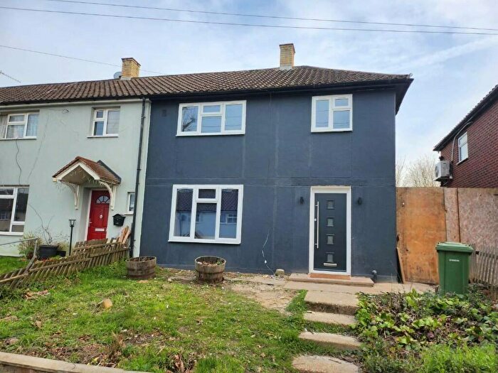 3 Bedroom End Of Terrace House For Sale In Hailsham Road, Romford, London, RM3