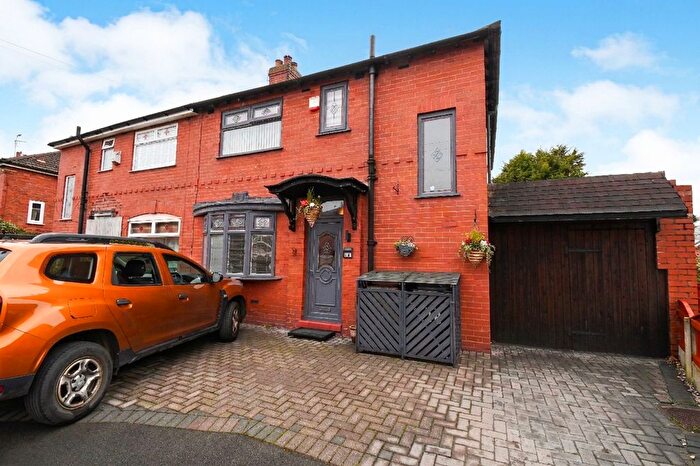 3 Bedroom Semi-Detached House For Sale In Elsinore Avenue, Irlam, M44