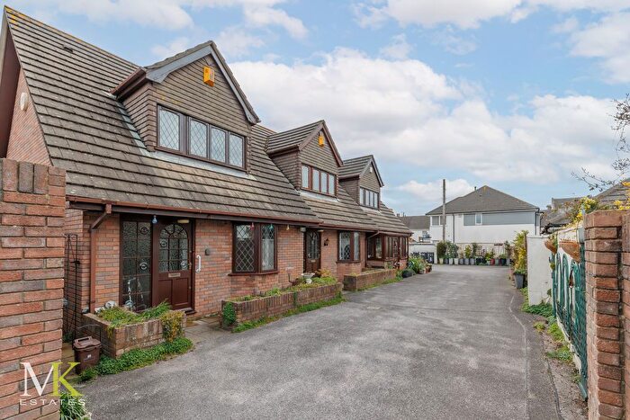 2 Bedroom Terraced House For Sale In Gladstone Road, Bournemouth, BH7