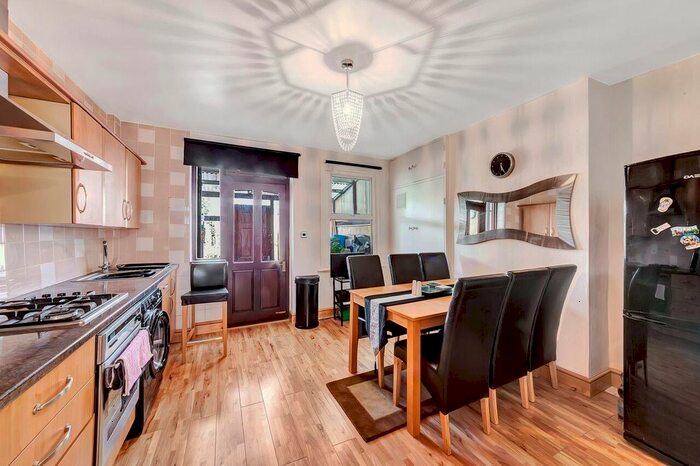 2 Bedroom Flat To Rent In Wentworth Road, Croydon, CR0