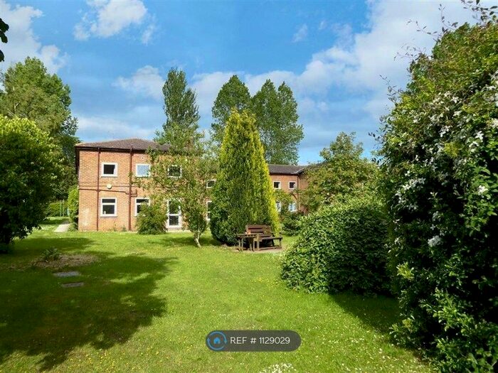 1 Bedroom Flat To Rent In Horley Path Road, Nr Banbury, OX16