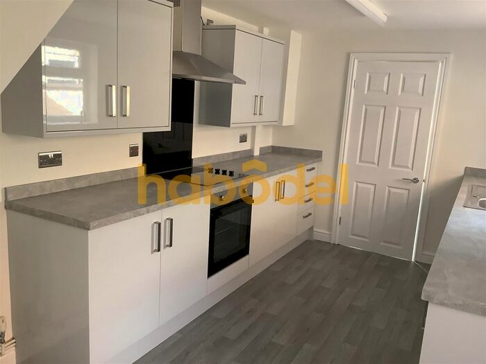 3 Bedroom Terraced House To Rent In David Street, Grimsby, DN32